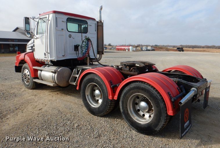 image for item JD9520 2016 Western Star 4900 SA  glider kit semi truck