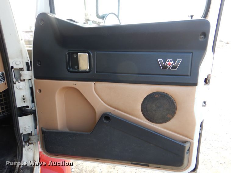 image for item JD9520 2016 Western Star 4900 SA  glider kit semi truck