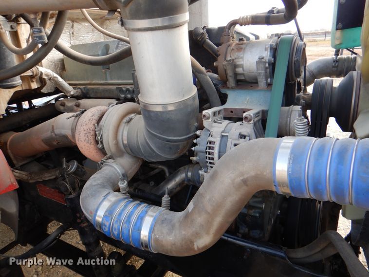 image for item JD9520 2016 Western Star 4900 SA  glider kit semi truck