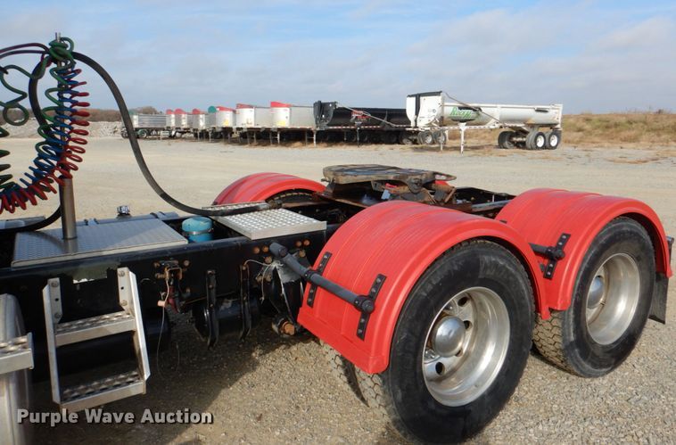 image for item JD9520 2016 Western Star 4900 SA  glider kit semi truck