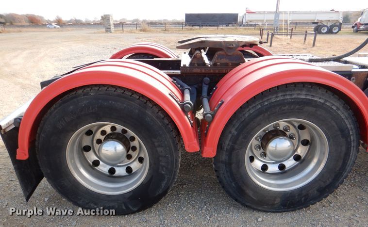 image for item JD9520 2016 Western Star 4900 SA  glider kit semi truck