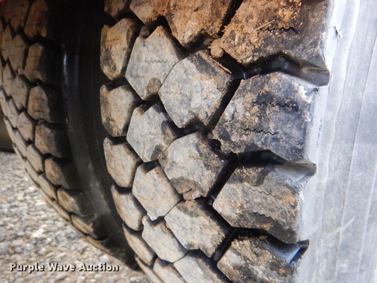 image for item JD9520 2016 Western Star 4900 SA  glider kit semi truck