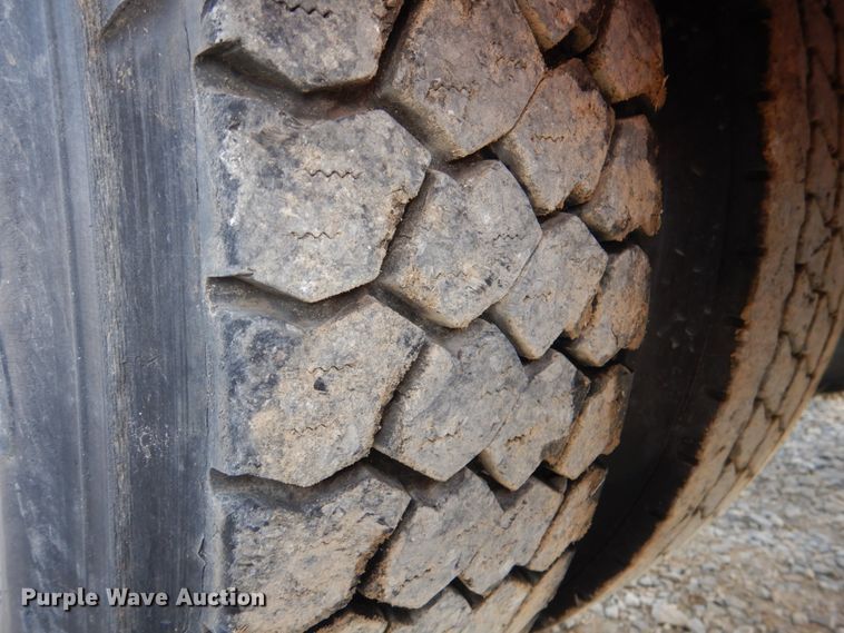 image for item JD9520 2016 Western Star 4900 SA  glider kit semi truck