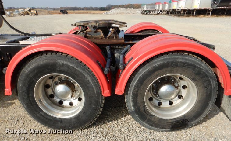 image for item JD9520 2016 Western Star 4900 SA  glider kit semi truck