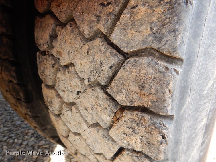 image for item JD9520 2016 Western Star 4900 SA  glider kit semi truck