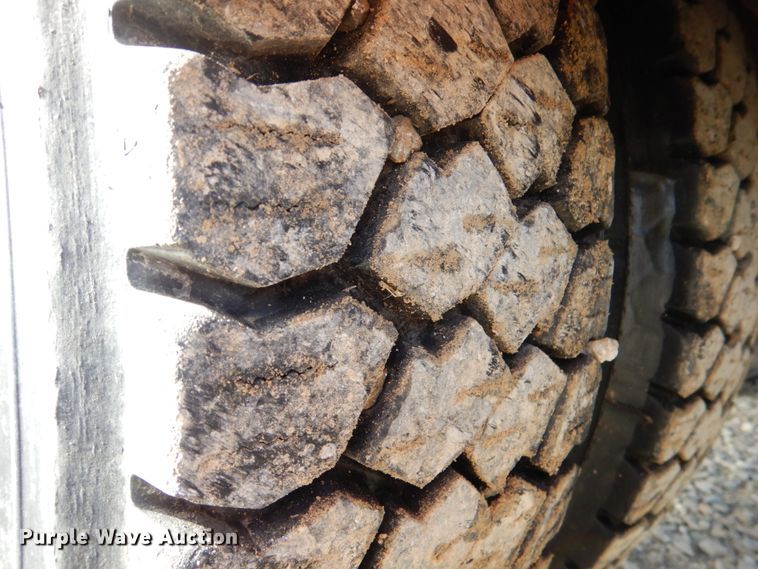 image for item JD9520 2016 Western Star 4900 SA  glider kit semi truck