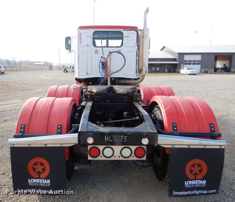 image for item JD9521 2016 Western Star 4900 SA  glider kit semi truck