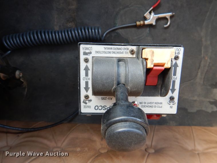 image for item JD9521 2016 Western Star 4900 SA  glider kit semi truck