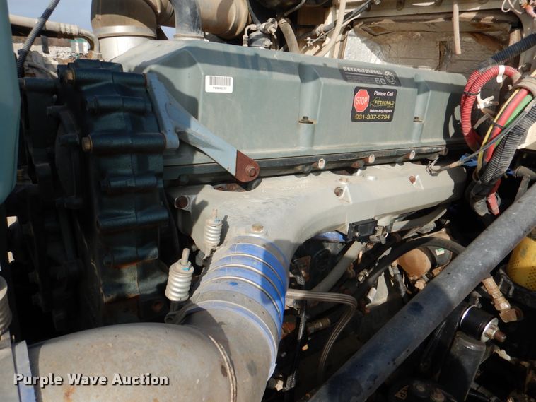 image for item JD9521 2016 Western Star 4900 SA  glider kit semi truck