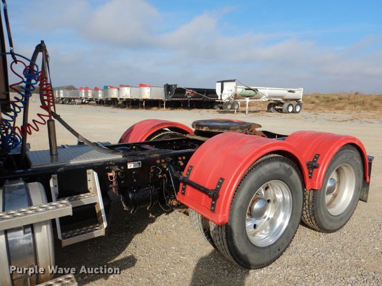 image for item JD9521 2016 Western Star 4900 SA  glider kit semi truck