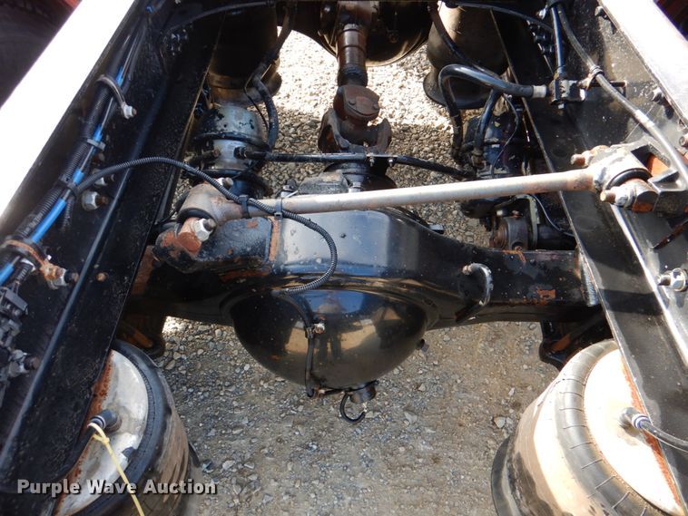 image for item JD9521 2016 Western Star 4900 SA  glider kit semi truck