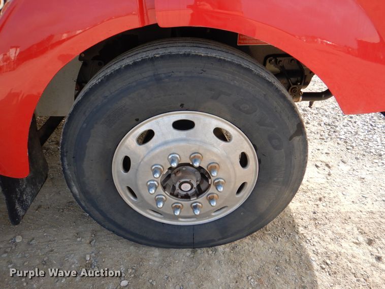 image for item JD9521 2016 Western Star 4900 SA  glider kit semi truck