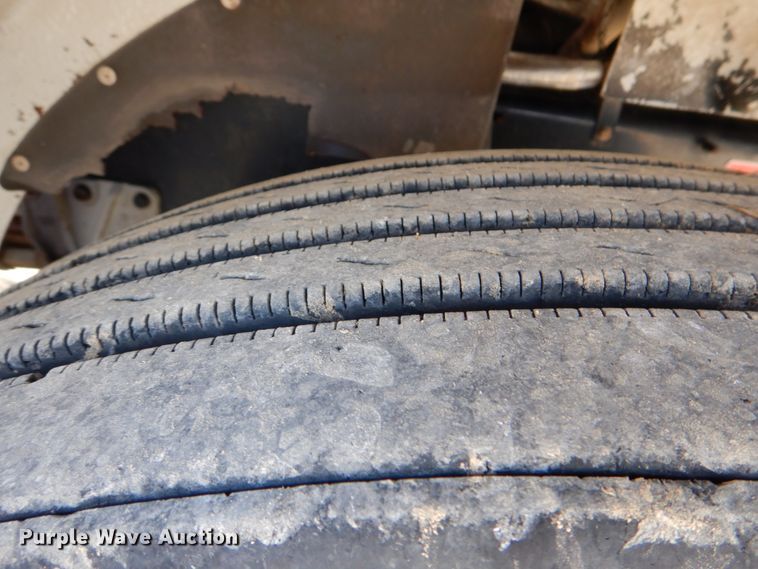 image for item JD9521 2016 Western Star 4900 SA  glider kit semi truck