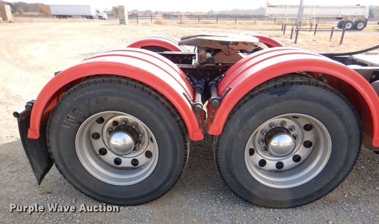 image for item JD9521 2016 Western Star 4900 SA  glider kit semi truck