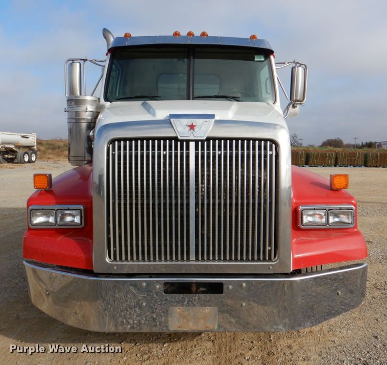 image for item JD9522 2016 Western Star 4900 SA  glider kit semi truck