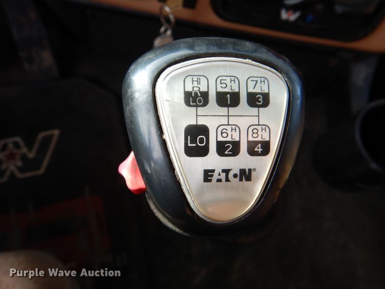 image for item JD9522 2016 Western Star 4900 SA  glider kit semi truck