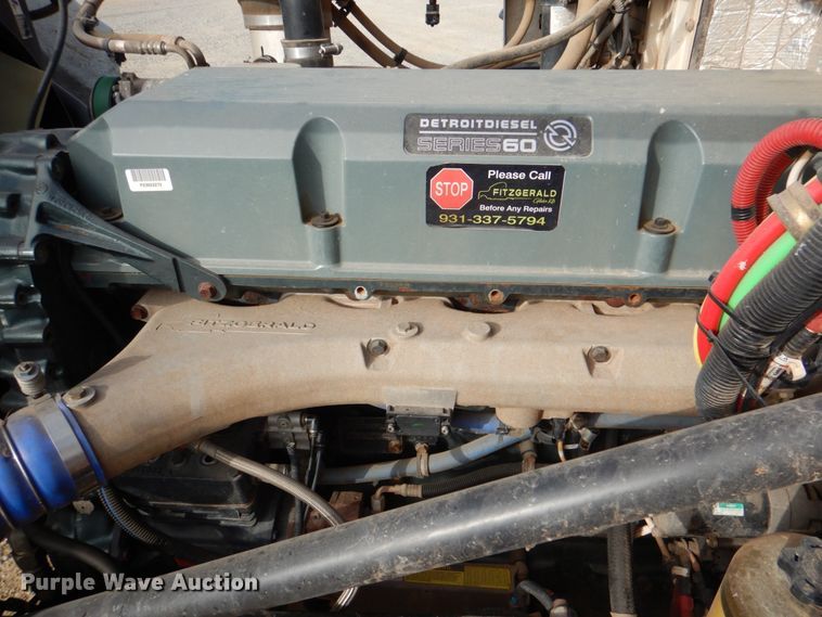 image for item JD9522 2016 Western Star 4900 SA  glider kit semi truck