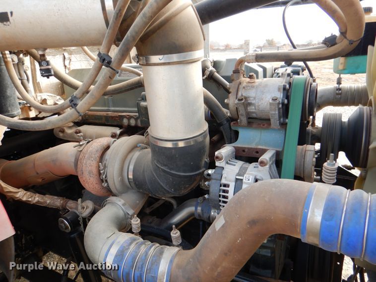 image for item JD9522 2016 Western Star 4900 SA  glider kit semi truck