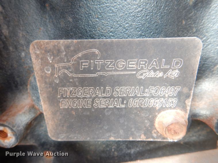 image for item JD9522 2016 Western Star 4900 SA  glider kit semi truck