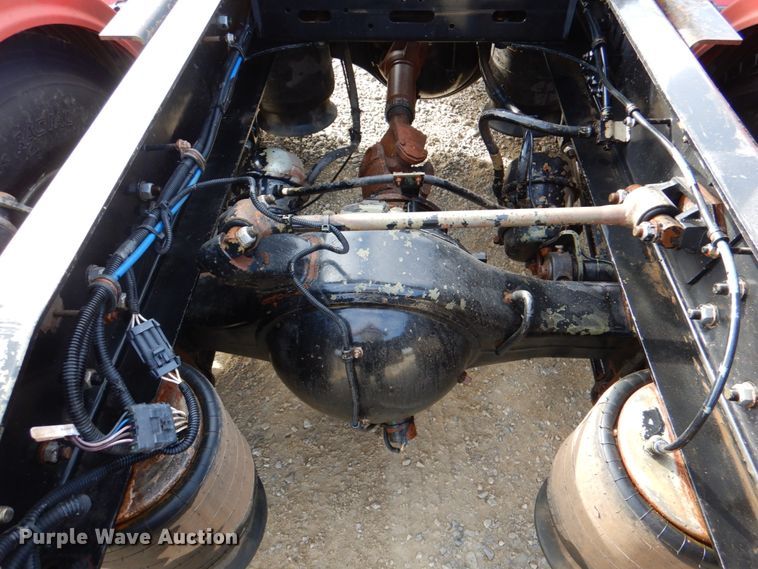 image for item JD9522 2016 Western Star 4900 SA  glider kit semi truck