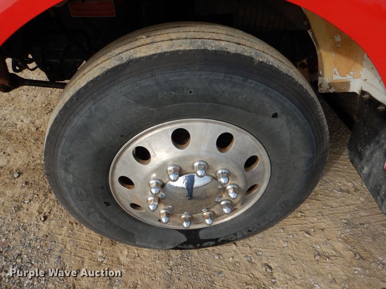 image for item JD9522 2016 Western Star 4900 SA  glider kit semi truck