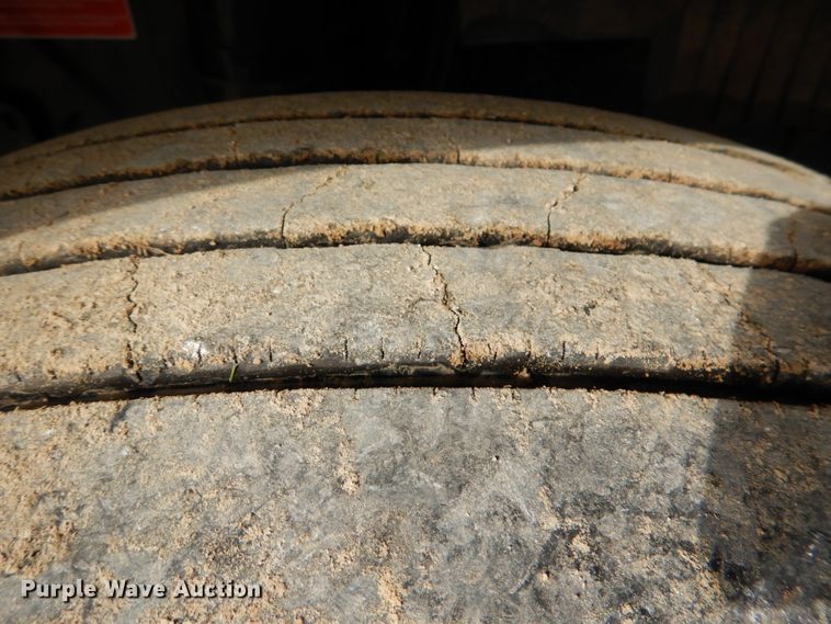 image for item JD9522 2016 Western Star 4900 SA  glider kit semi truck