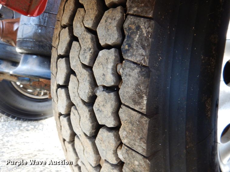 image for item JD9522 2016 Western Star 4900 SA  glider kit semi truck