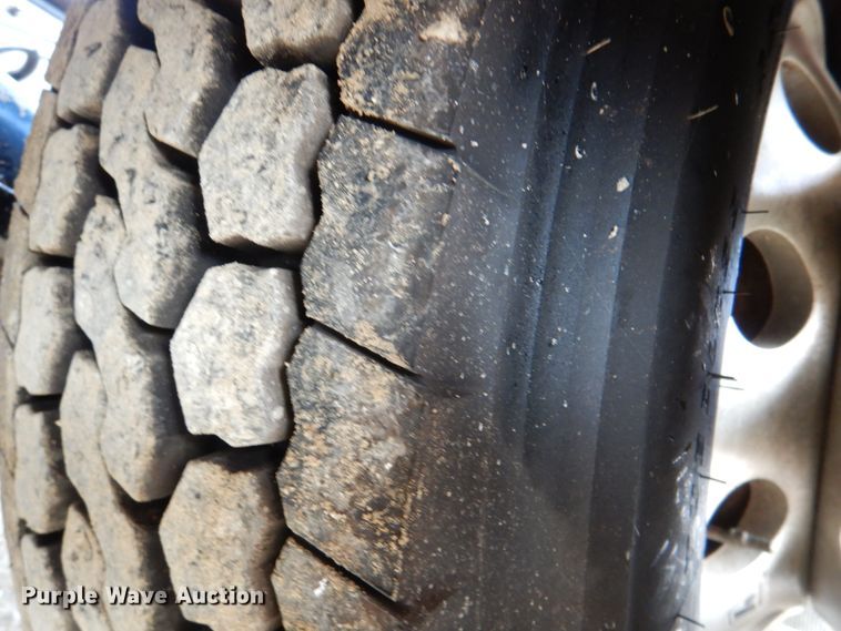 image for item JD9522 2016 Western Star 4900 SA  glider kit semi truck