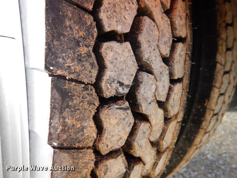 image for item JD9522 2016 Western Star 4900 SA  glider kit semi truck