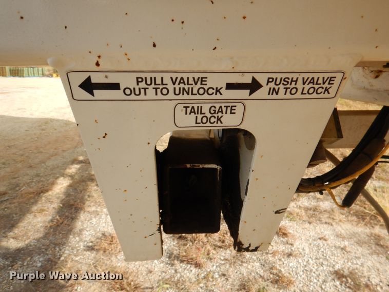 image for item JD9523 2016 Kalyn Siebert AL-3835  end dump trailer