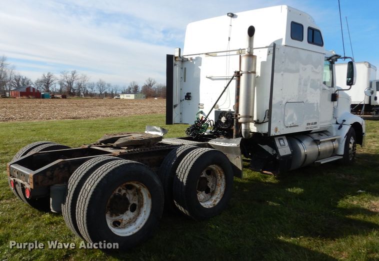 image for item JI9295 2005 International 9400i  semi truck