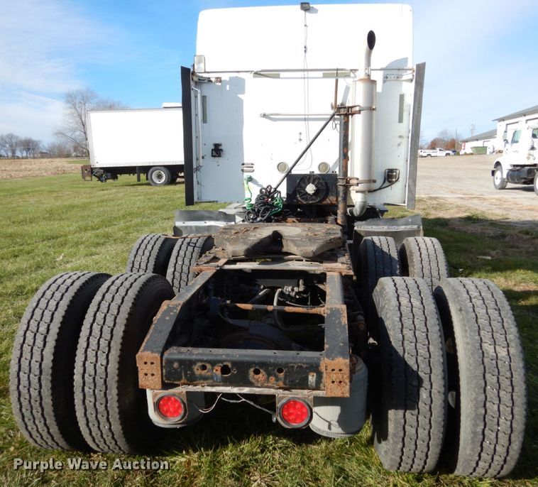 image for item JI9295 2005 International 9400i  semi truck