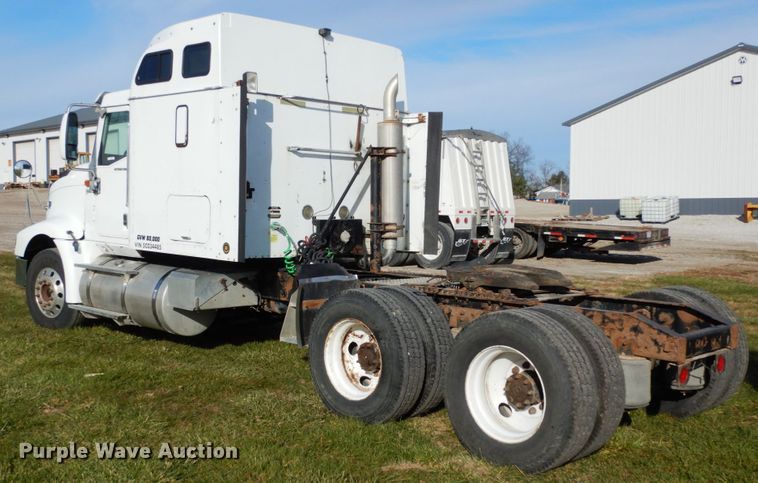 image for item JI9295 2005 International 9400i  semi truck