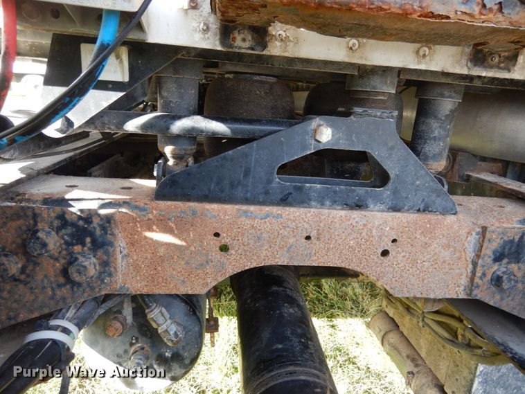 image for item JI9295 2005 International 9400i  semi truck