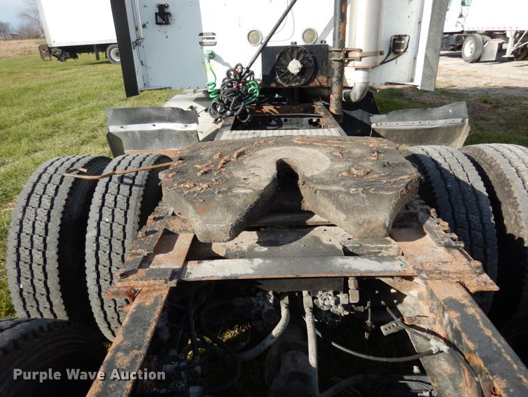 image for item JI9295 2005 International 9400i  semi truck