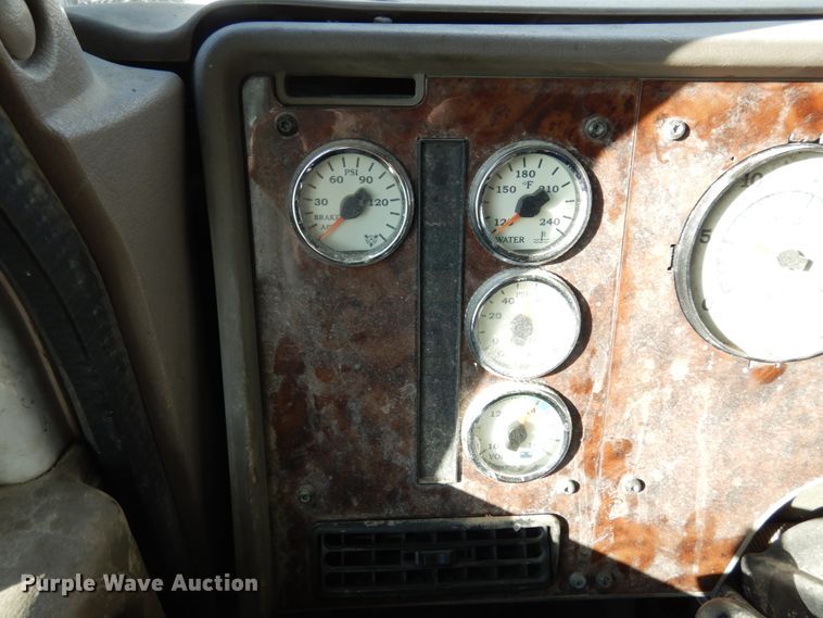 image for item JI9295 2005 International 9400i  semi truck