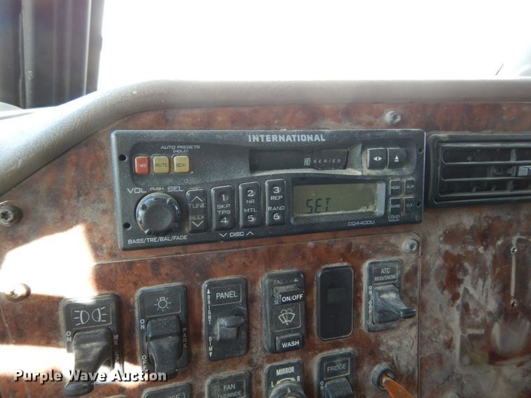 image for item JI9295 2005 International 9400i  semi truck