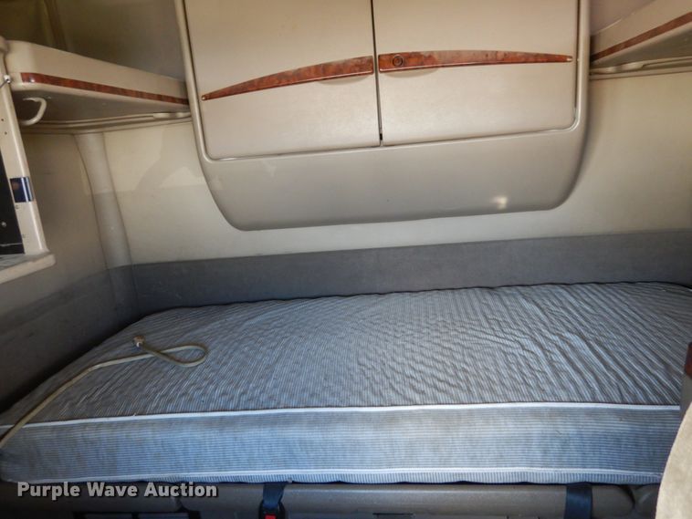 image for item JI9295 2005 International 9400i  semi truck