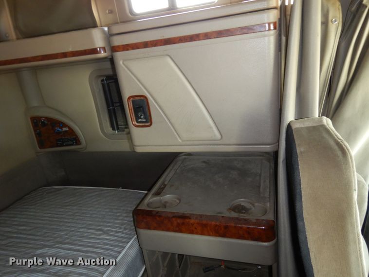 image for item JI9295 2005 International 9400i  semi truck