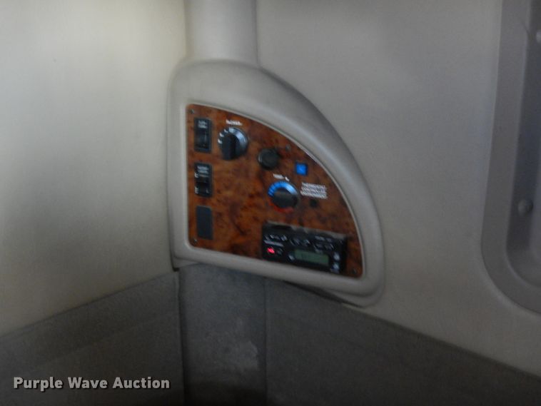 image for item JI9295 2005 International 9400i  semi truck