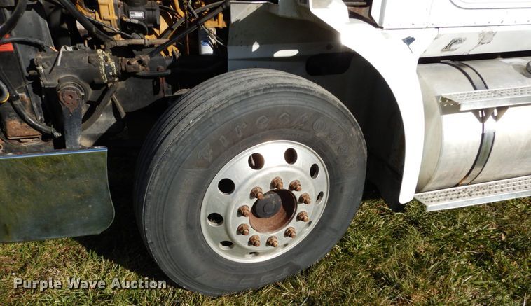 image for item JI9295 2005 International 9400i  semi truck