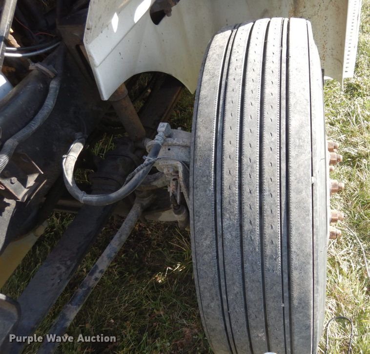 image for item JI9295 2005 International 9400i  semi truck