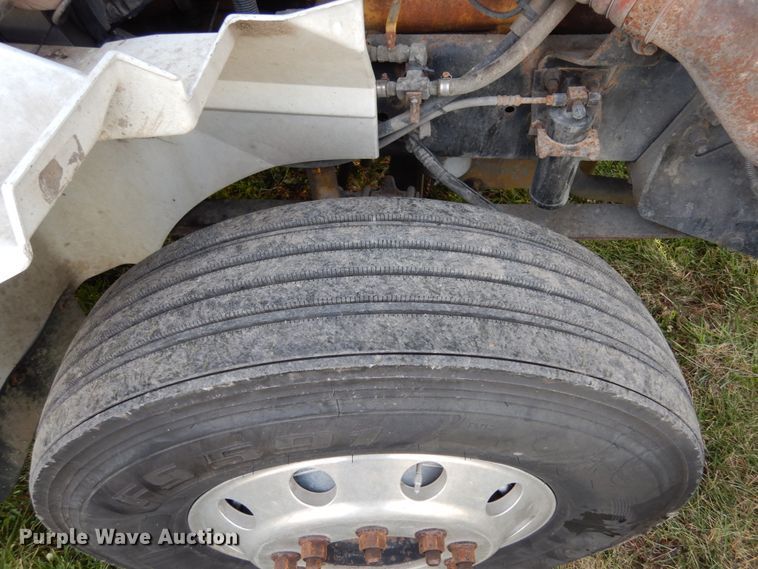 image for item JI9295 2005 International 9400i  semi truck