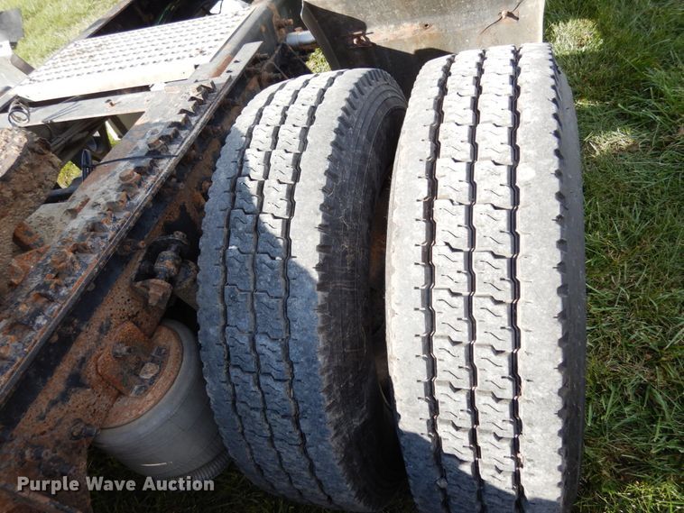 image for item JI9295 2005 International 9400i  semi truck