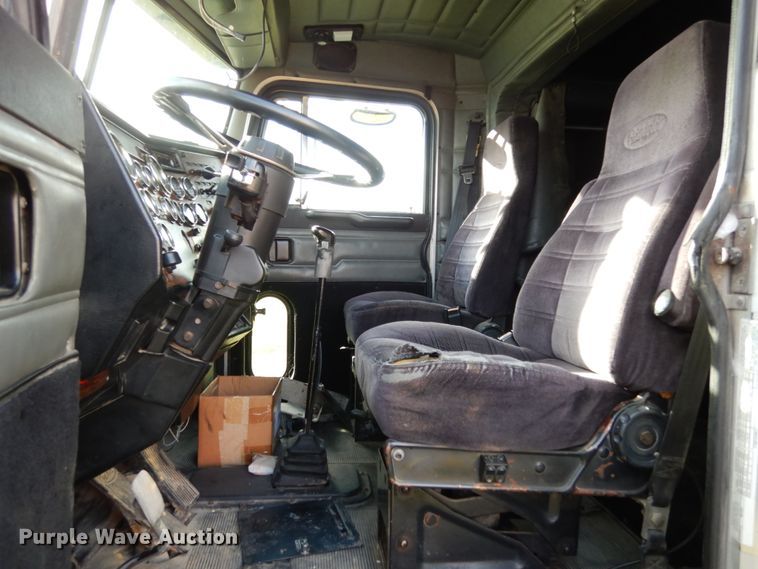 image for item JI9296 1998 Peterbilt 379  semi truck