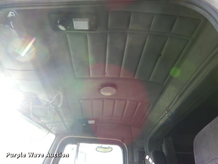 image for item JI9296 1998 Peterbilt 379  semi truck