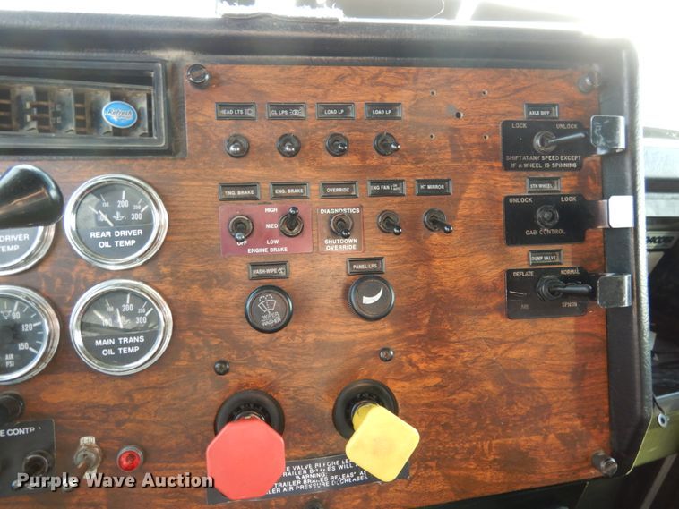 image for item JI9296 1998 Peterbilt 379  semi truck