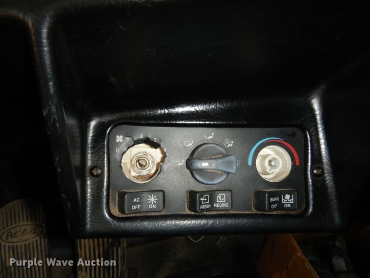 image for item JI9296 1998 Peterbilt 379  semi truck