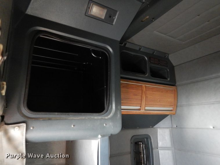 image for item JI9296 1998 Peterbilt 379  semi truck