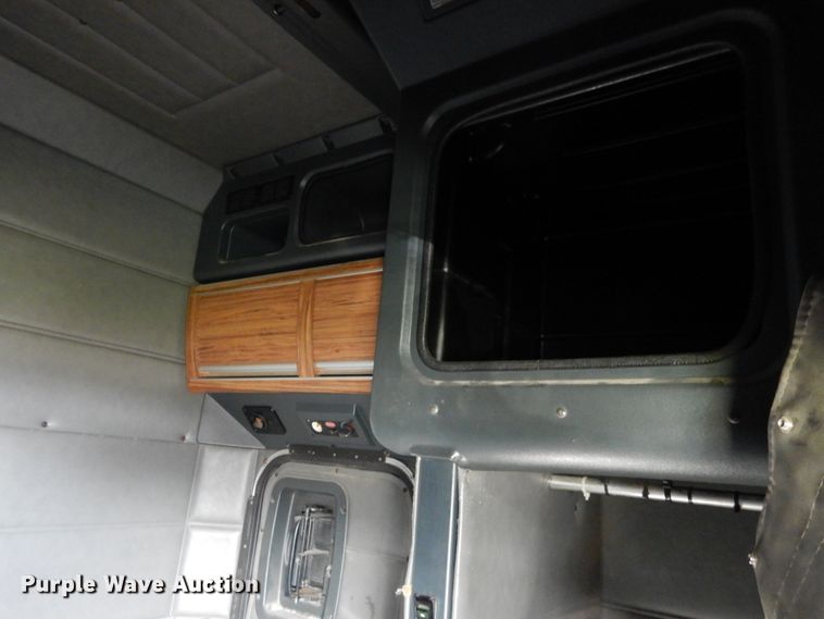 image for item JI9296 1998 Peterbilt 379  semi truck